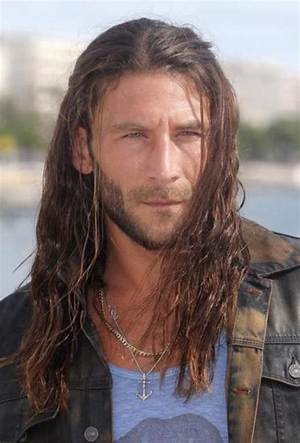 Zach Mcgowan Bio, Age, Height, Parents, Siblings, Wife, Career, Tv Shows, Films and Net Worth