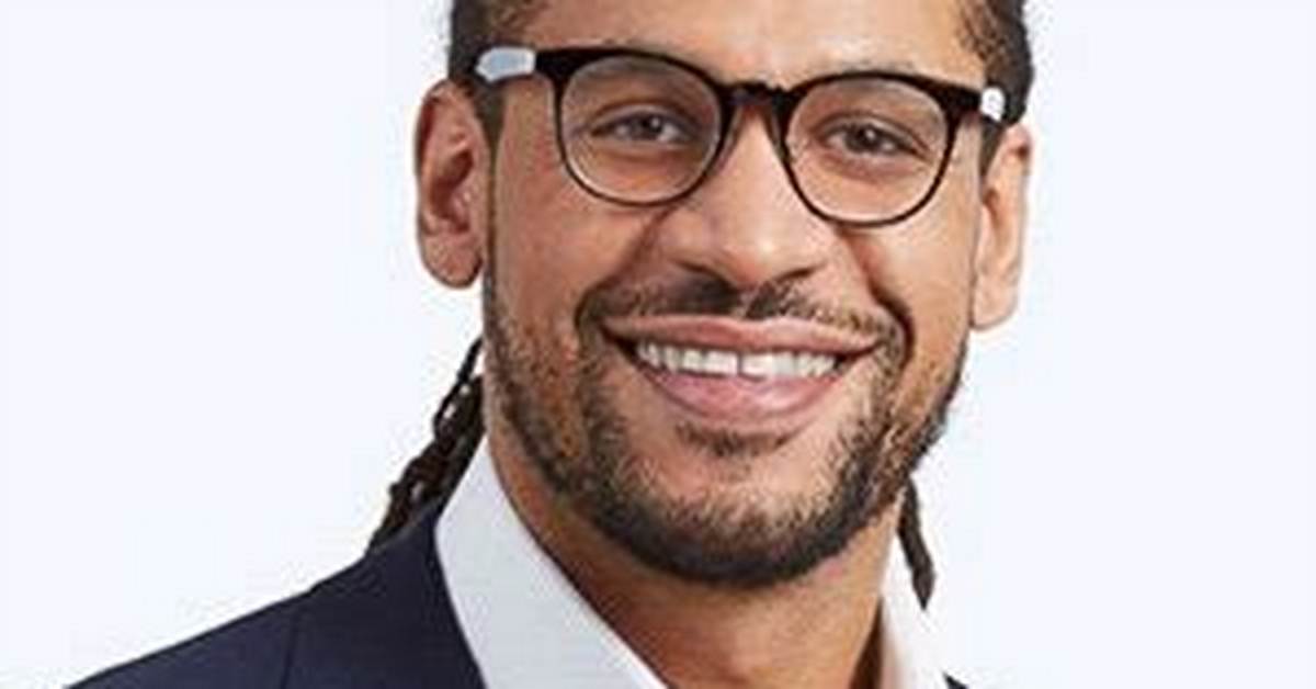 Zachary Kiesch Bio, Wiki, Age, Parents, Spouse, Tattoo, College, Abc, and Net Worth.