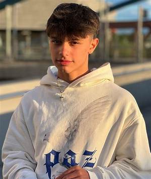 Zsmittty Tiktok Age, Wiki, Biography, Height, Coming Out, Ethnicity, Real Name How Old/Tall